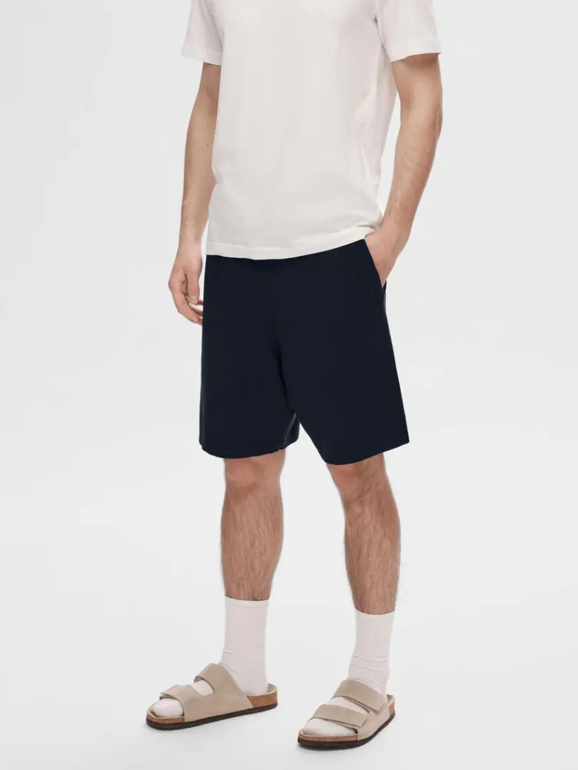 afslappede_shorts_0-1.webp Shorts>SELECTED AFSLAPPEDE SHORTS Blue