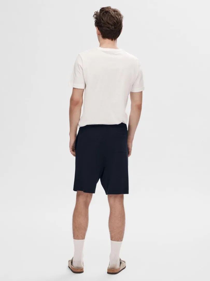 afslappede_shorts_1.webp Shorts>SELECTED AFSLAPPEDE SHORTS Blue