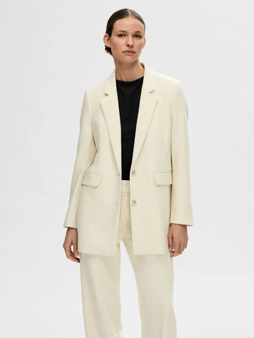 afslappet_pasform_blazer_0-4.webp Jakkesæt & Blazers>SELECTED AFSLAPPET PASFORM BLAZER Beige