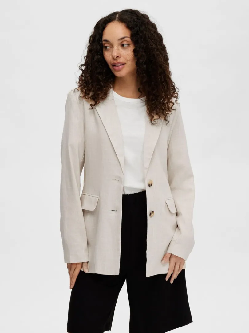 afslappet_pasform_blazer_0-6.webp Jakkesæt & Blazers>SELECTED AFSLAPPET PASFORM BLAZER Beige