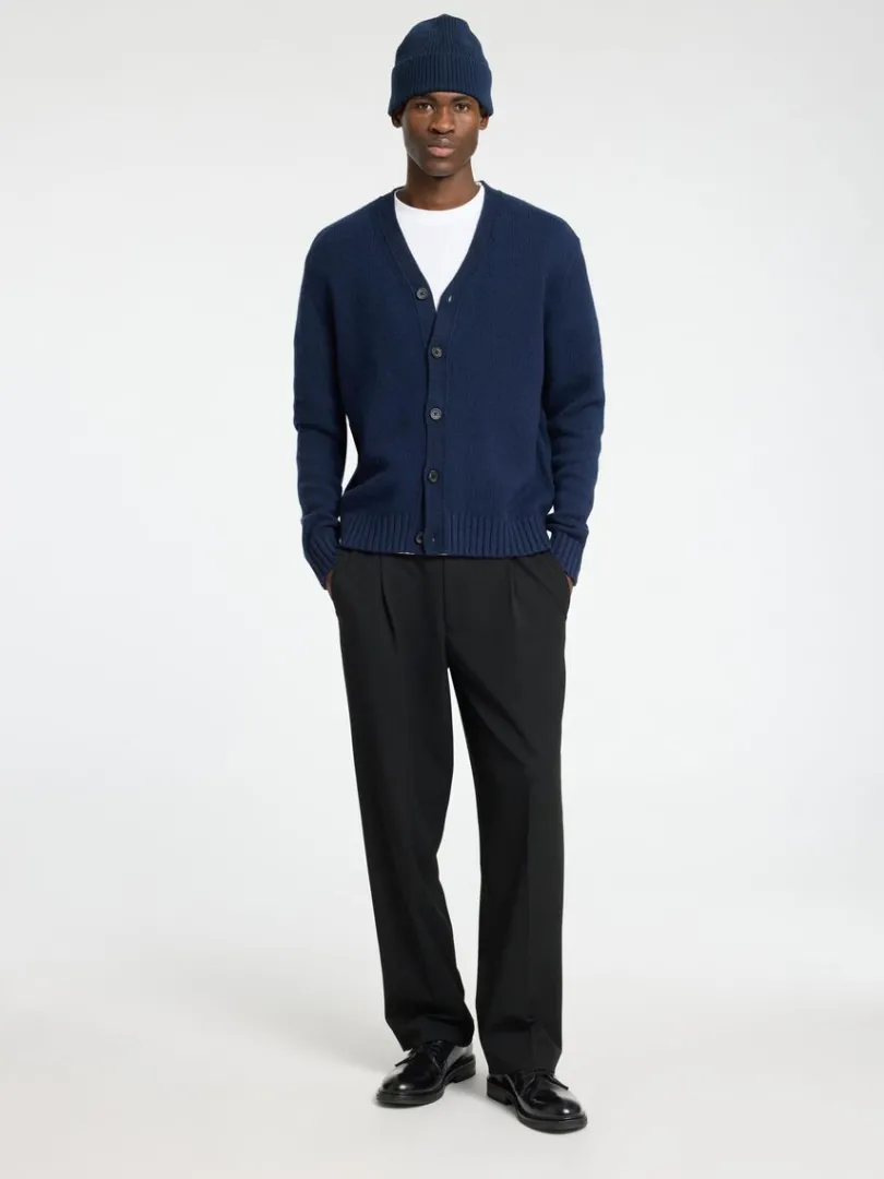 afslappet_pasform_cardiga_1.webp Strik>SELECTED AFSLAPPET PASFORM CARDIGAN Blue