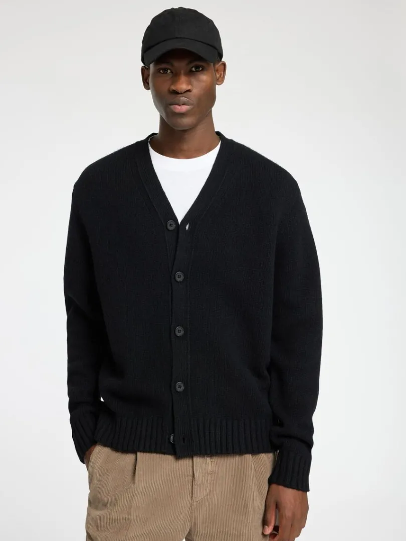 afslappet_pasform_cardiga_3-4.webp Strik>SELECTED AFSLAPPET PASFORM CARDIGAN Black