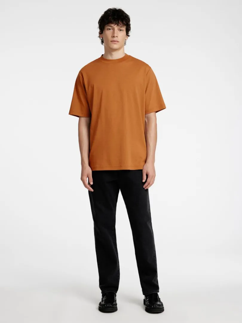 afslappet_pasform_tshirt_1.webp T-shirts>SELECTED AFSLAPPET PASFORM T-SHIRT Orange