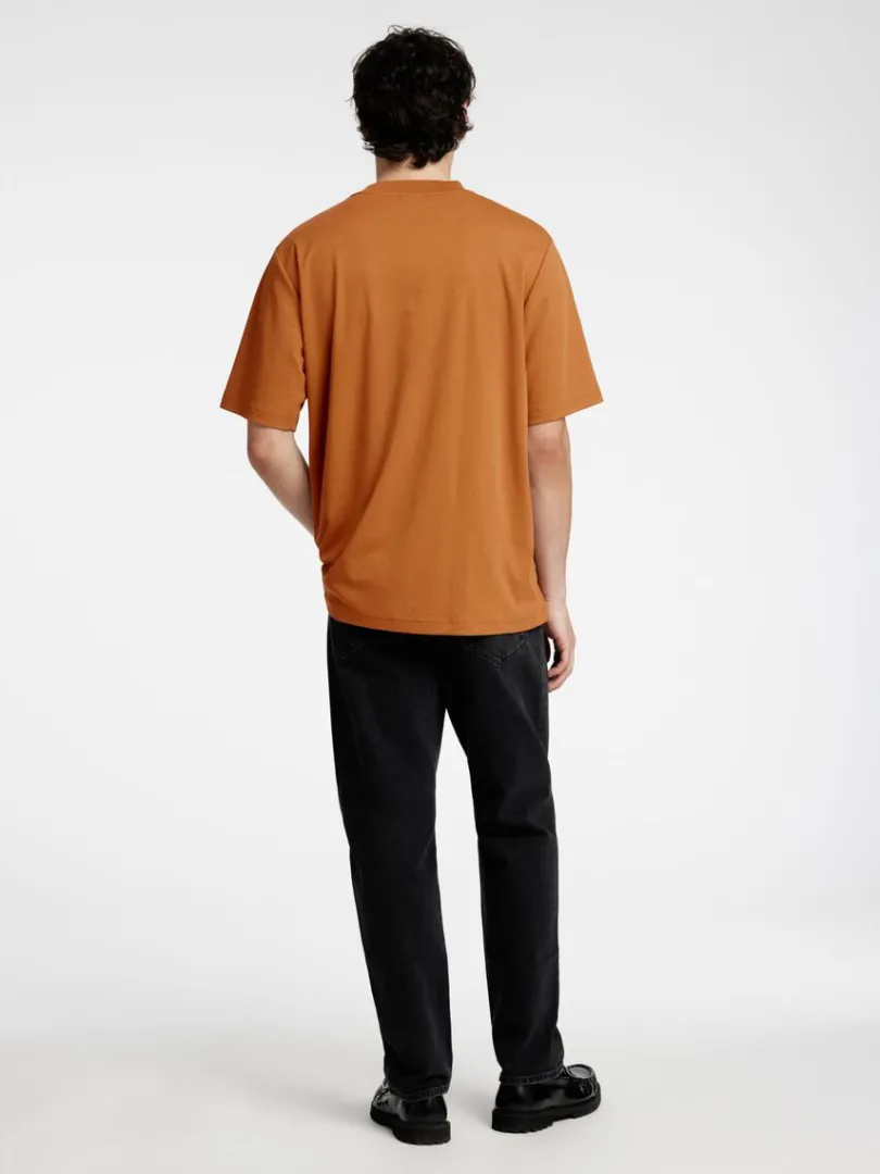 afslappet_pasform_tshirt_4.webp T-shirts>SELECTED AFSLAPPET PASFORM T-SHIRT Orange