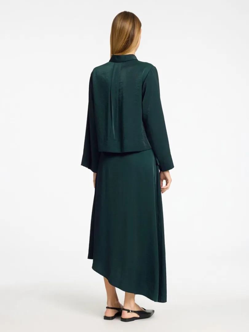 asymmetrisk_maxinederdel_5.webp Nederdele>SELECTED ASYMMETRISK MAXINEDERDEL Green