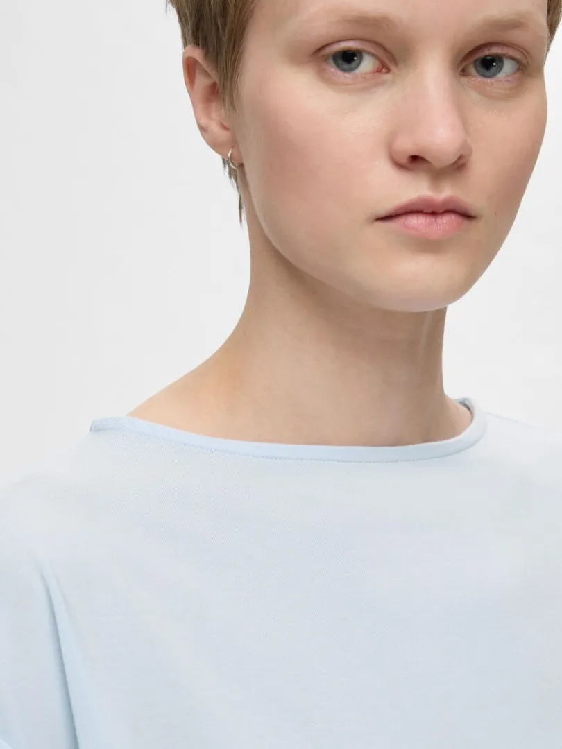 bdudskring_tshirt_3.webp T-shirts>SELECTED BÅDUDSKÆRING T-SHIRT Blue