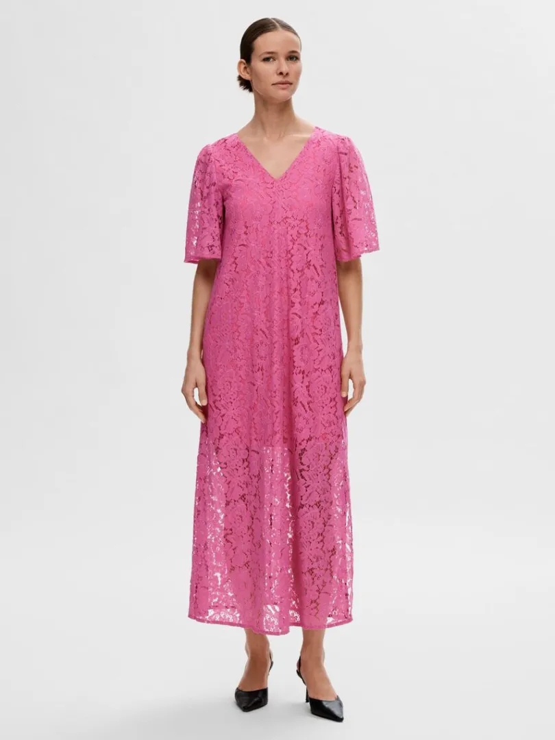 blomsterblonder_midikjole_0.webp Kjoler>SELECTED BLOMSTERBLONDER MIDIKJOLE Pink