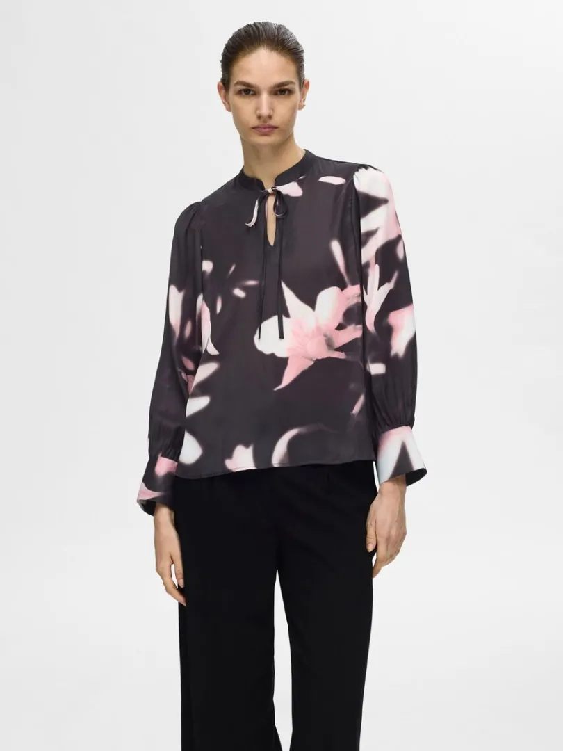 blomsterprintet_bluse_0.webp Toppe Og Bluser>SELECTED BLOMSTERPRINTET BLUSE Pink