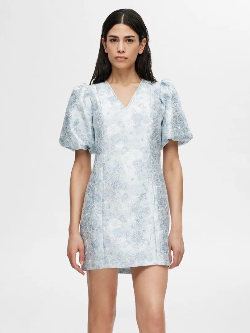 blomstret_jacquard_kort_k_0.webp Kjoler>SELECTED BLOMSTRET JACQUARD KORT KJOLE Blue