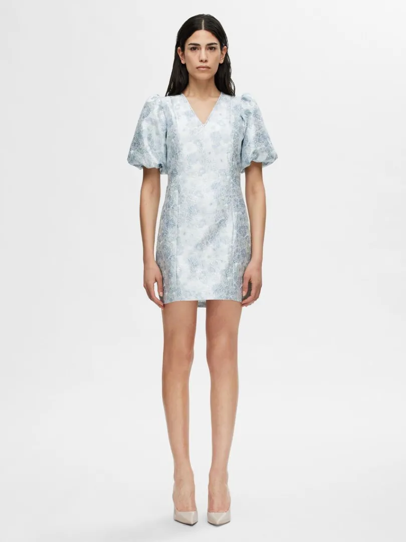 blomstret_jacquard_kort_k_1.webp Kjoler>SELECTED BLOMSTRET JACQUARD KORT KJOLE Blue