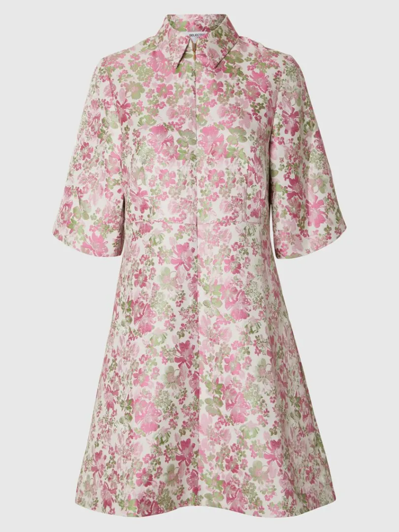 blomstret_jacquard_kort_k_5-1.webp Kjoler>SELECTED BLOMSTRET JACQUARD KORT KJOLE Coloured