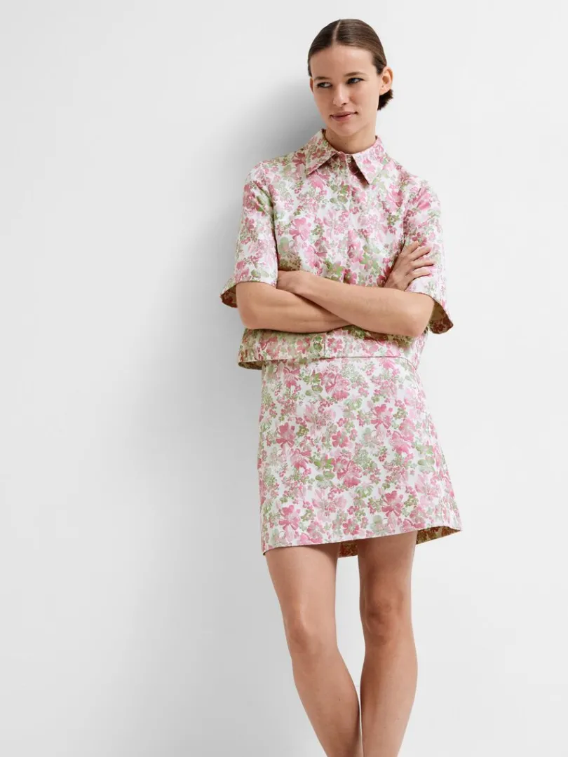 blomstret_jacquard_minine_3-2.webp Nederdele>SELECTED BLOMSTRET JACQUARD MININEDERDEL Coloured