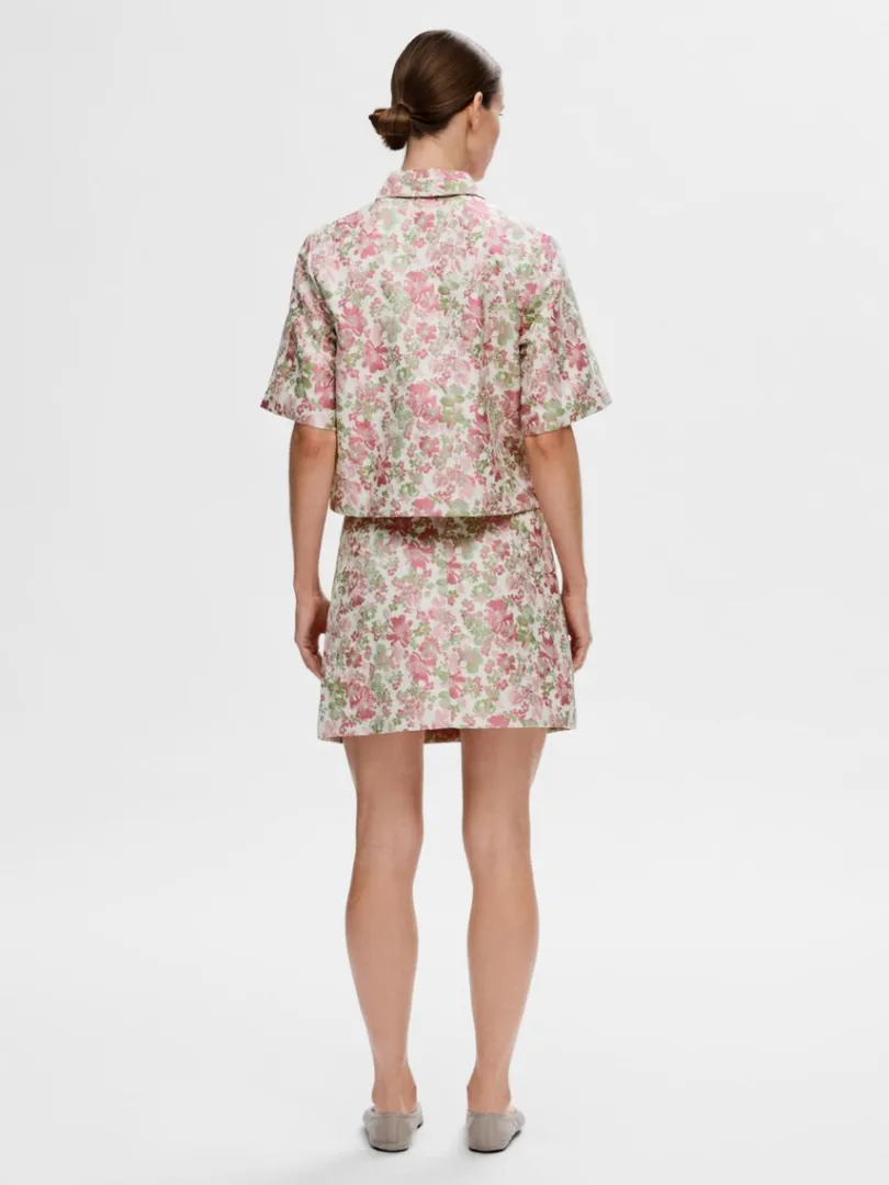 blomstret_jacquard_minine_5-2.webp Nederdele>SELECTED BLOMSTRET JACQUARD MININEDERDEL Coloured