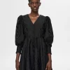 Kjoler>SELECTED BLOMSTRET KJOLE MED PUFÆRMER Black
