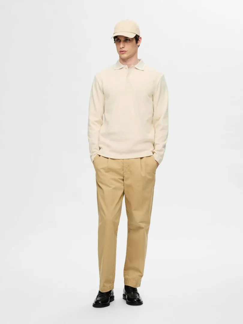 bomuld_langrmet_polo_1.webp Poloer>SELECTED 100% BOMULD LANGÆRMET POLO Beige