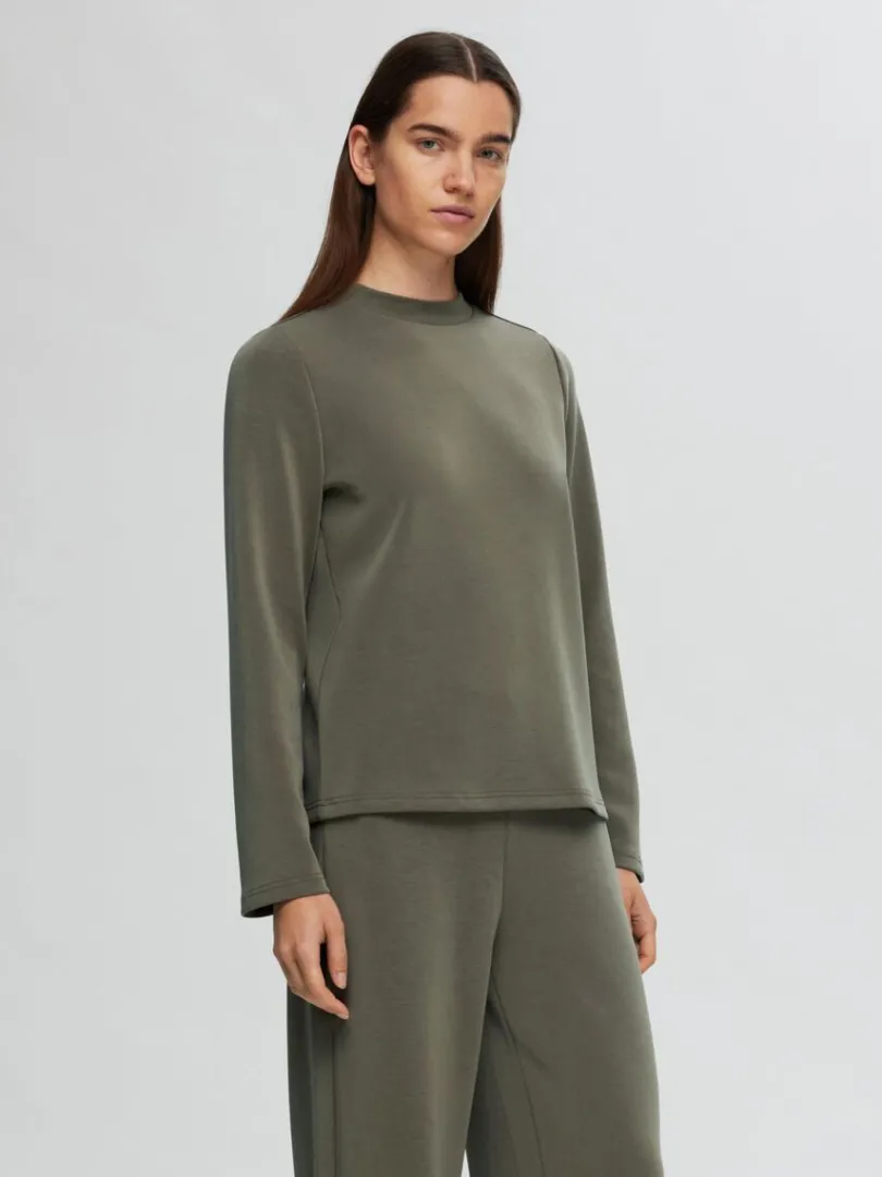 boxy_fit_langrmet_tshirt_0.webp T-shirts>SELECTED BOXY FIT LANGÆRMET T-SHIRT Green
