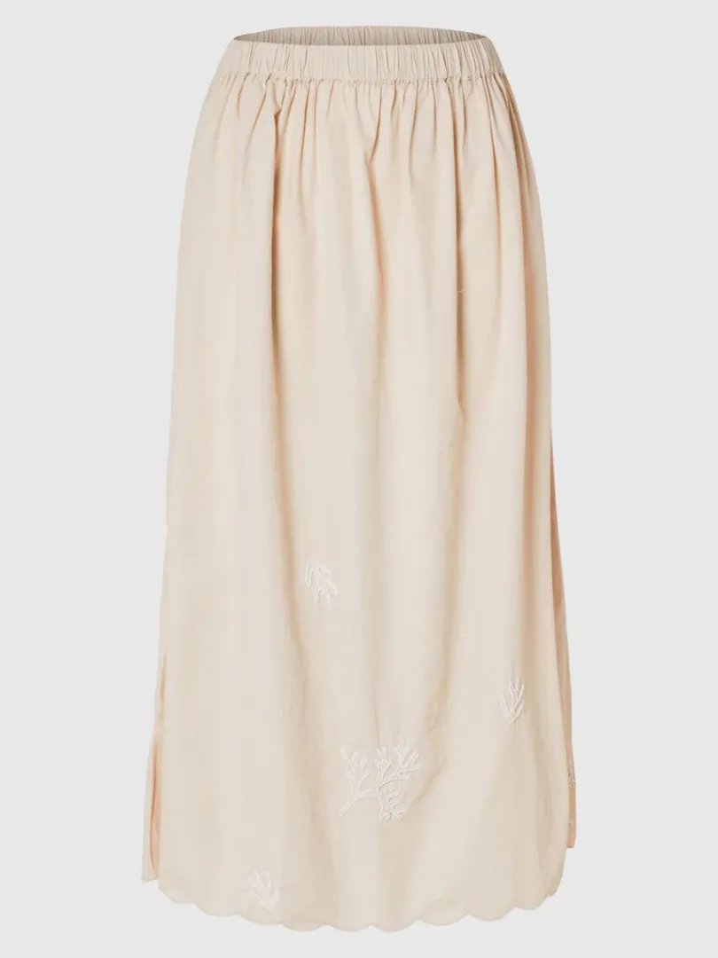 broderet_maxinederdel_0.webp Nederdele>SELECTED BRODERET MAXINEDERDEL Beige