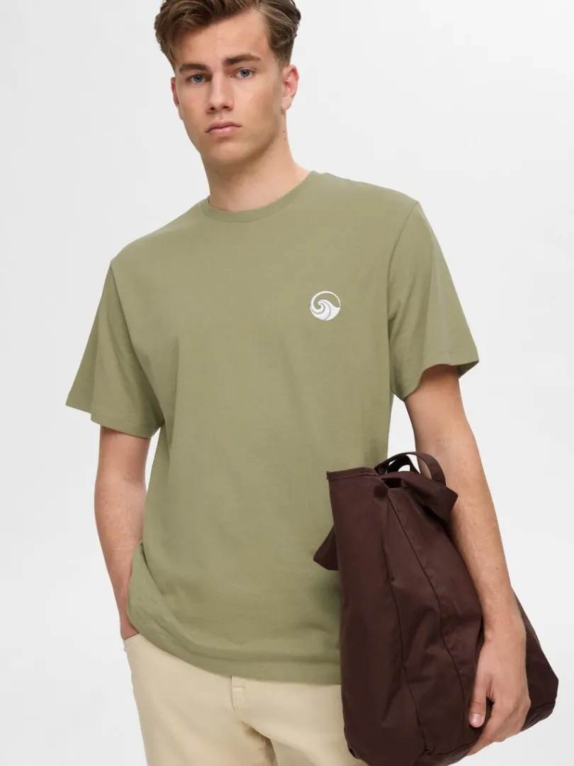 broderet_tshirt_2-3.webp T-shirts>SELECTED BRODERET T-SHIRT Green