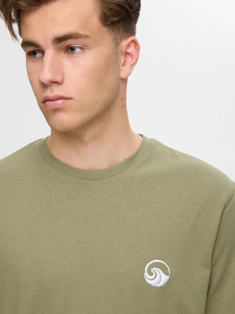 broderet_tshirt_3-3.webp T-shirts>SELECTED BRODERET T-SHIRT Green
