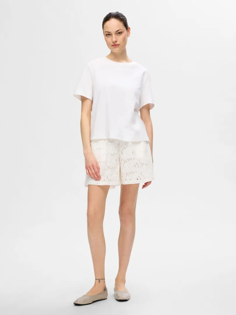 broderie_anglaise_shorts_2.webp Shorts>SELECTED BRODERIE ANGLAISE SHORTS White