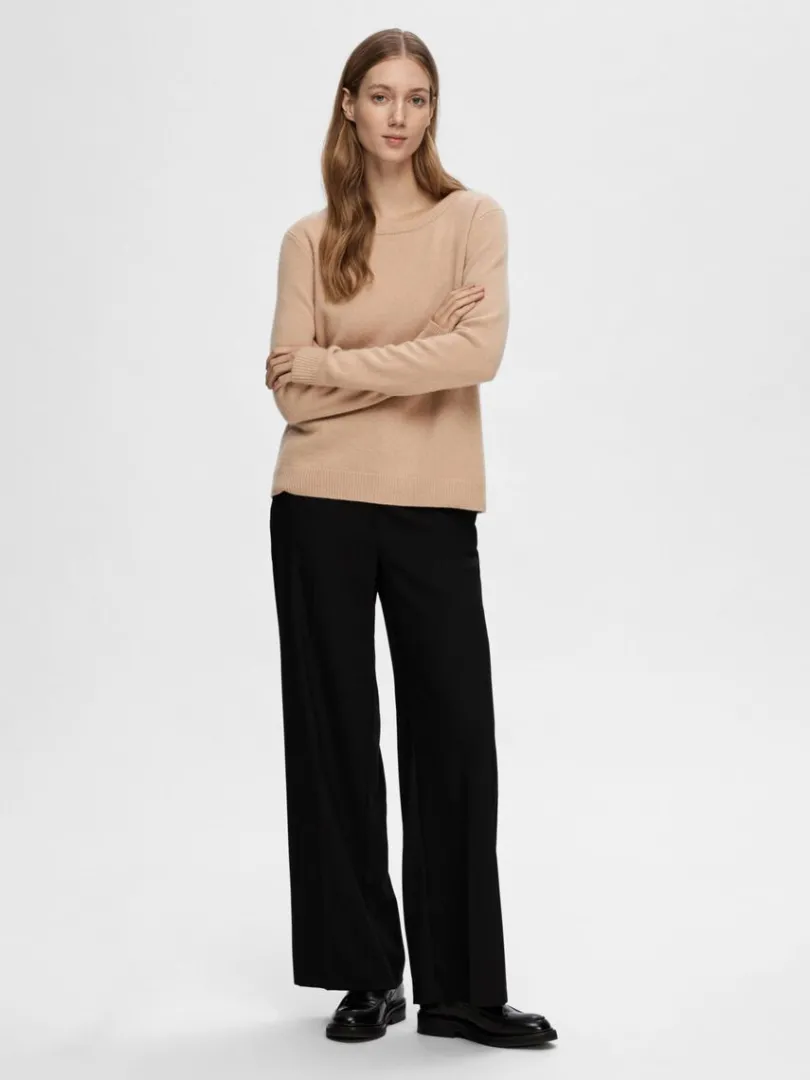cashmere_striktrje_1.webp Strik>SELECTED 100% CASHMERE STRIKTRØJE Brown