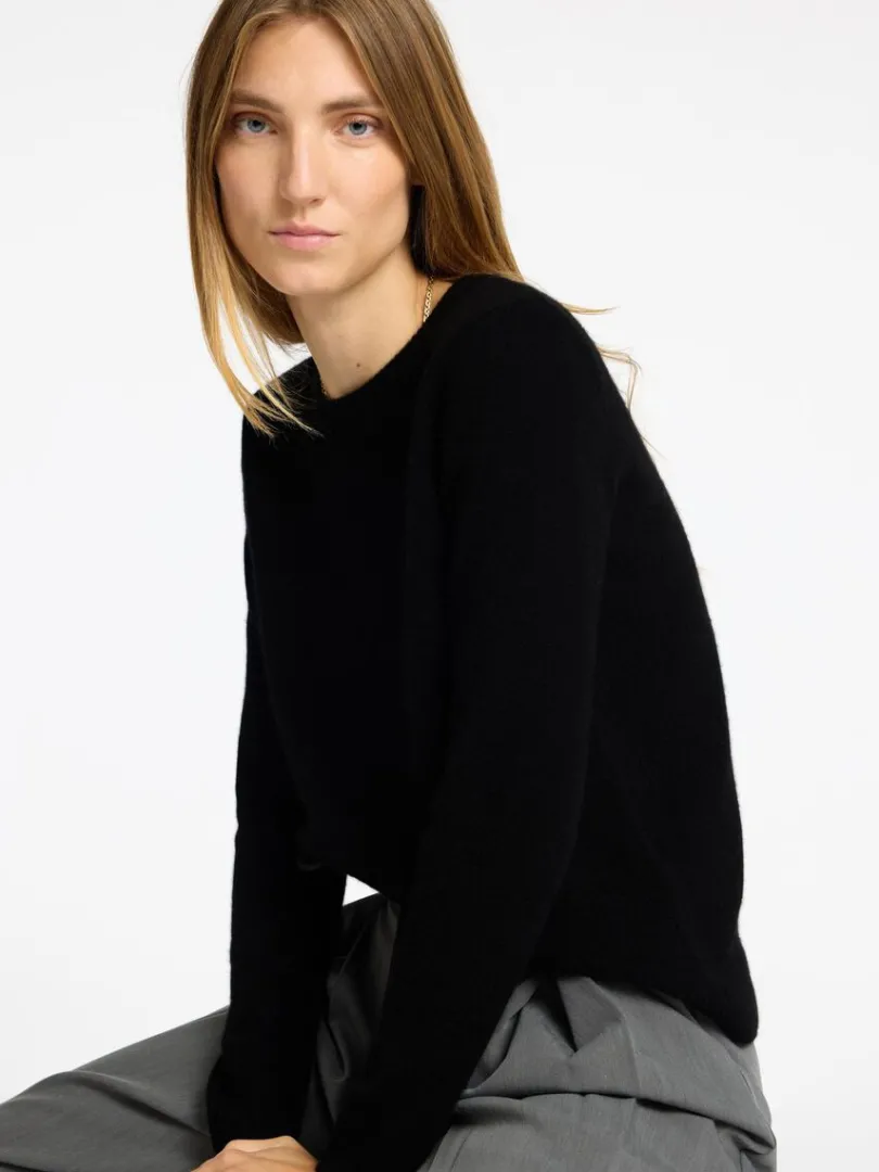 cashmere_striktrje_2-2.webp Strik>SELECTED 100% CASHMERE STRIKTRØJE Black