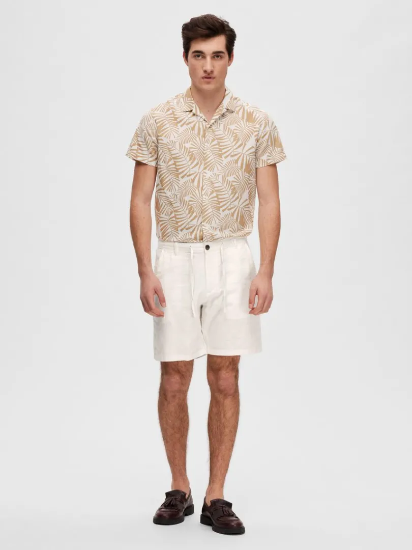 comfort_fit_shorts_1-3.webp Shorts>SELECTED COMFORT FIT SHORTS White