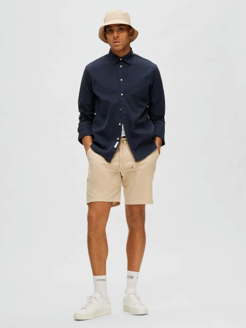 comfort_fit_shorts_3-1.webp Shorts>SELECTED COMFORT FIT SHORTS Beige