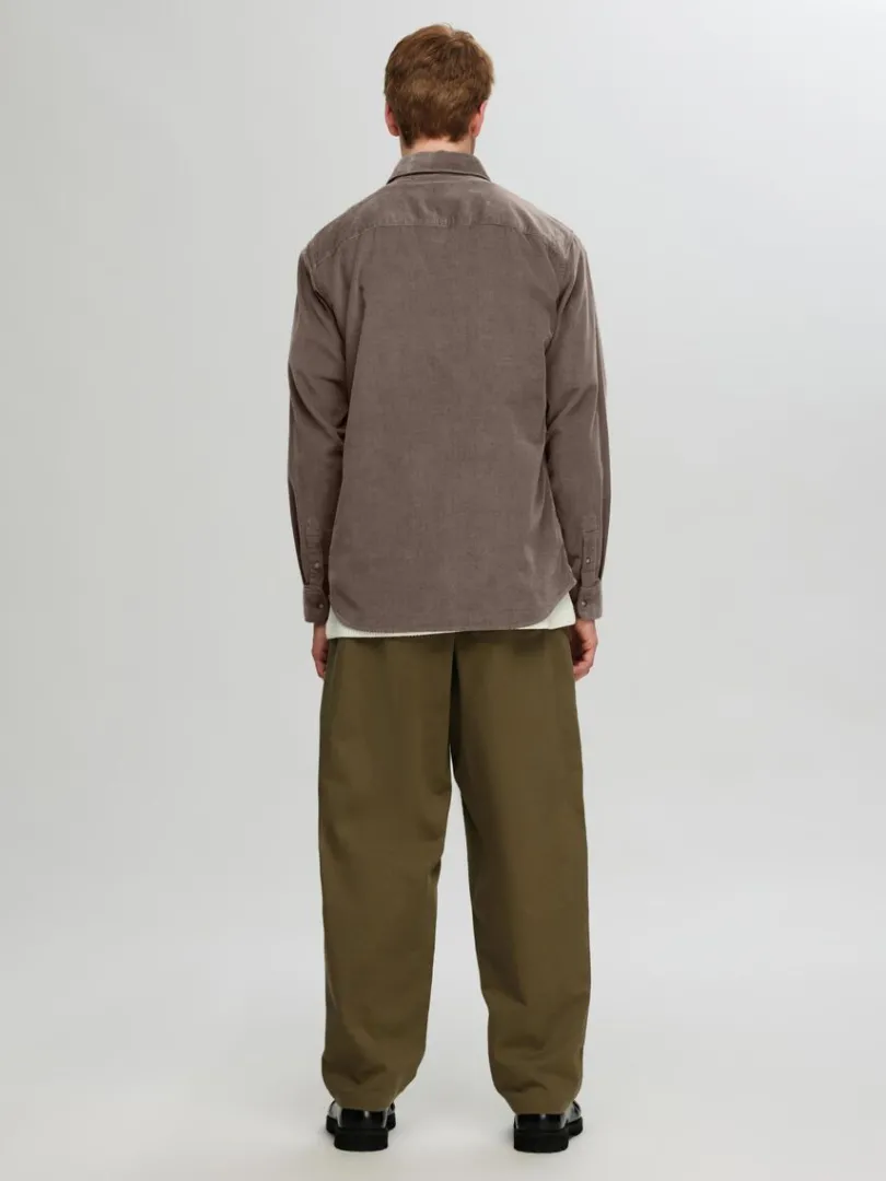 corduroy_skjorte_1.webp Skjorter>SELECTED CORDUROY SKJORTE Brown