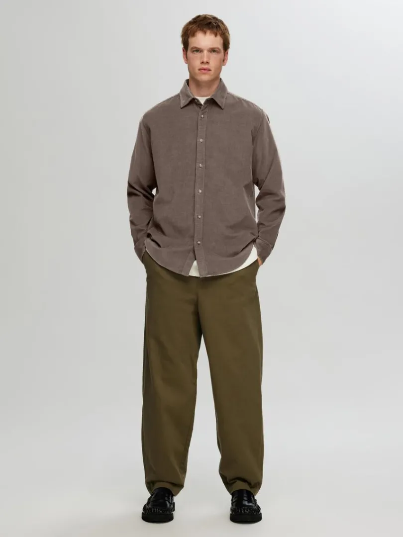 corduroy_skjorte_2.webp Skjorter>SELECTED CORDUROY SKJORTE Brown