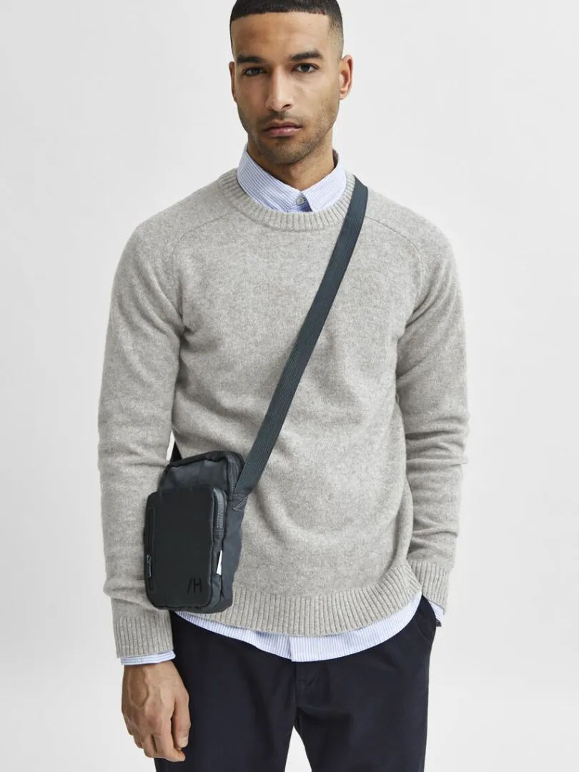 crew_neck_striktrje_2-2.webp Strik>SELECTED CREW NECK STRIKTRØJE Grey