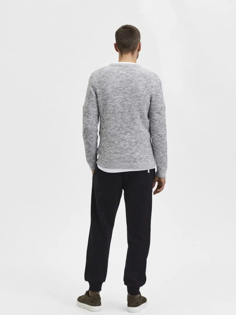 crew_neck_striktrje_5-6.webp Strik>SELECTED CREW NECK STRIKTRØJE Grey