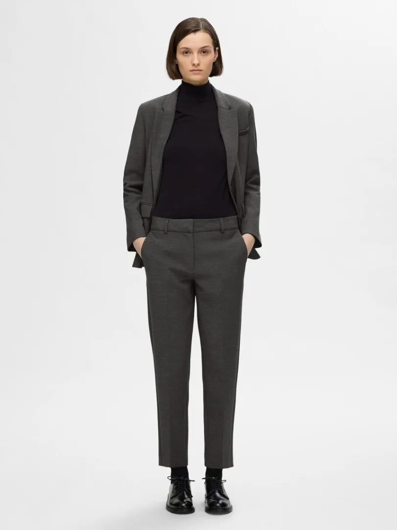 cropped_tapered_bukser_1-1.webp Bukser>SELECTED CROPPED TAPERED BUKSER Grey