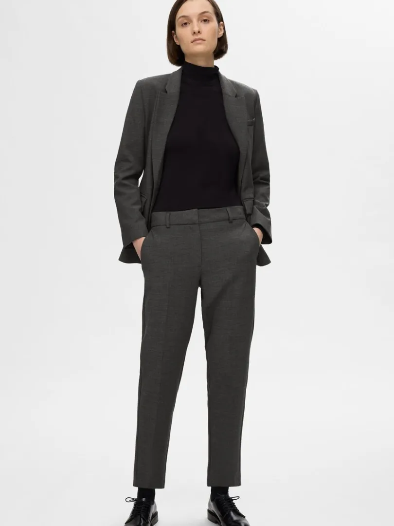 cropped_tapered_bukser_2-1.webp Bukser>SELECTED CROPPED TAPERED BUKSER Grey
