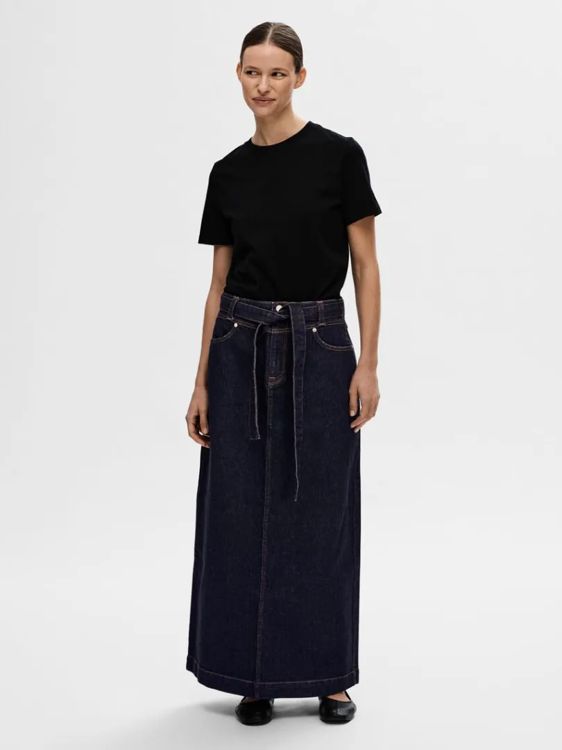 denim_maxinederdel_3-2.webp Nederdele>SELECTED DENIM MAXINEDERDEL Blue