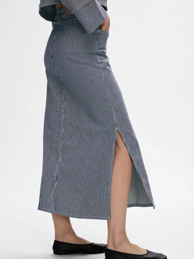 denim_maxinederdel_4-1.webp Nederdele>SELECTED DENIM MAXINEDERDEL Blue