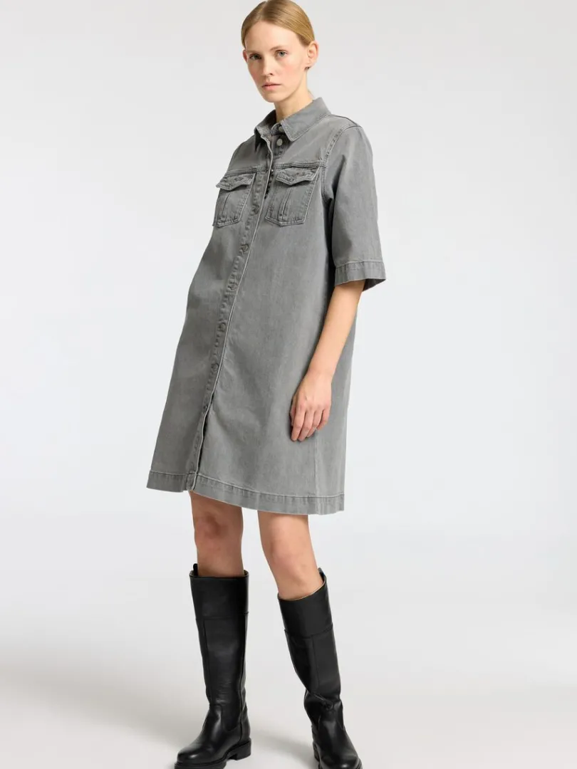denim_midikjole_2.webp Kjoler>SELECTED DENIM MIDIKJOLE Grey