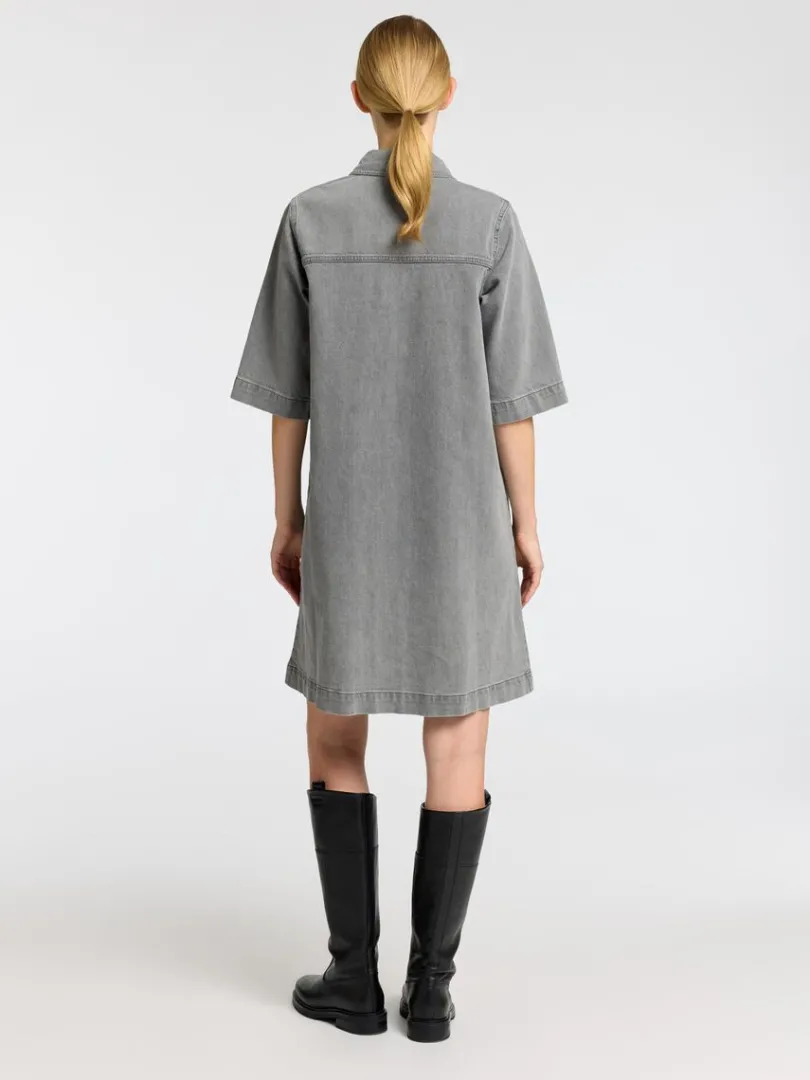 denim_midikjole_4.webp Kjoler>SELECTED DENIM MIDIKJOLE Grey