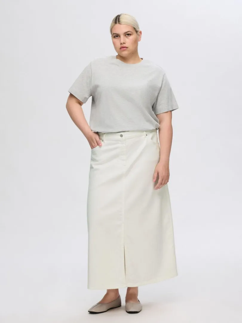 denim_midinederdel_1.webp Nederdele>SELECTED DENIM MIDINEDERDEL White