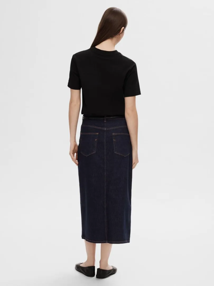denim_midinederdel_5-1.webp Nederdele>SELECTED DENIM MIDINEDERDEL Blue