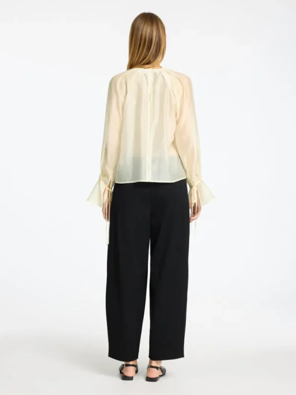 Toppe Og Bluser>SELECTED DETALJERET LANGÆRMET BLUSE Beige