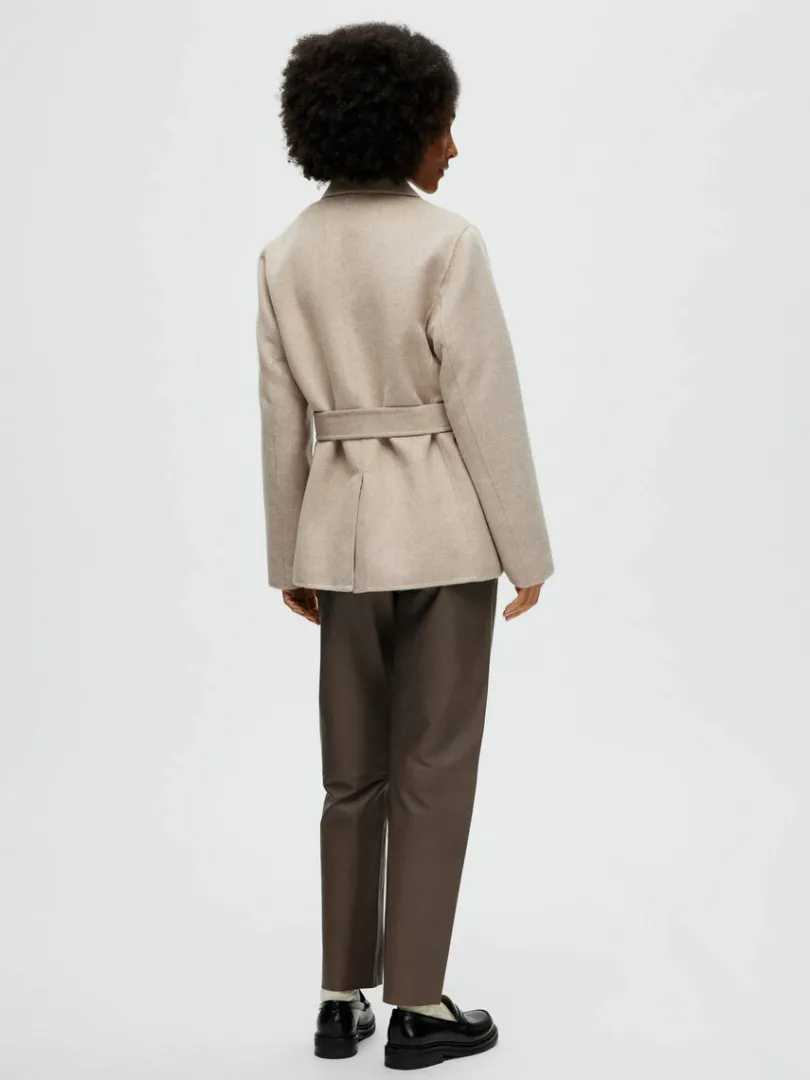 dobbeltradet_jakke_4.webp Overtøj>SELECTED DOBBELTRADET JAKKE Beige