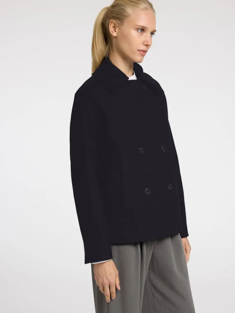 dobbeltradet_kort_jakke_2-1.webp Overtøj>SELECTED DOBBELTRADET KORT JAKKE Black