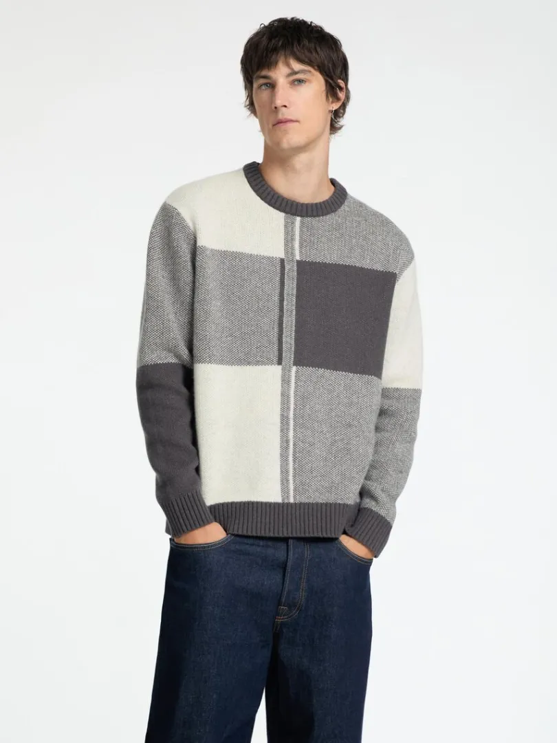 farveblok_sweater_med_run_0-1.webp Strik>SELECTED FARVEBLOK SWEATER MED RUND HALS Grey