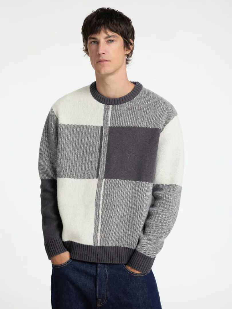 farveblok_sweater_med_run_2-1.webp Strik>SELECTED FARVEBLOK SWEATER MED RUND HALS Grey