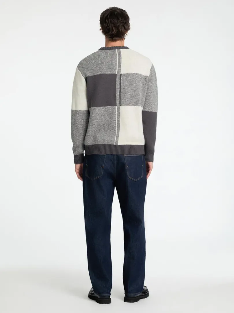 farveblok_sweater_med_run_5-1.webp Strik>SELECTED FARVEBLOK SWEATER MED RUND HALS Grey