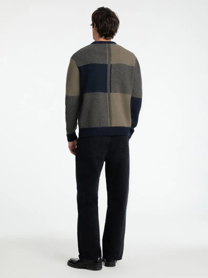 farveblok_sweater_med_run_5.webp Strik>SELECTED FARVEBLOK SWEATER MED RUND HALS Blue