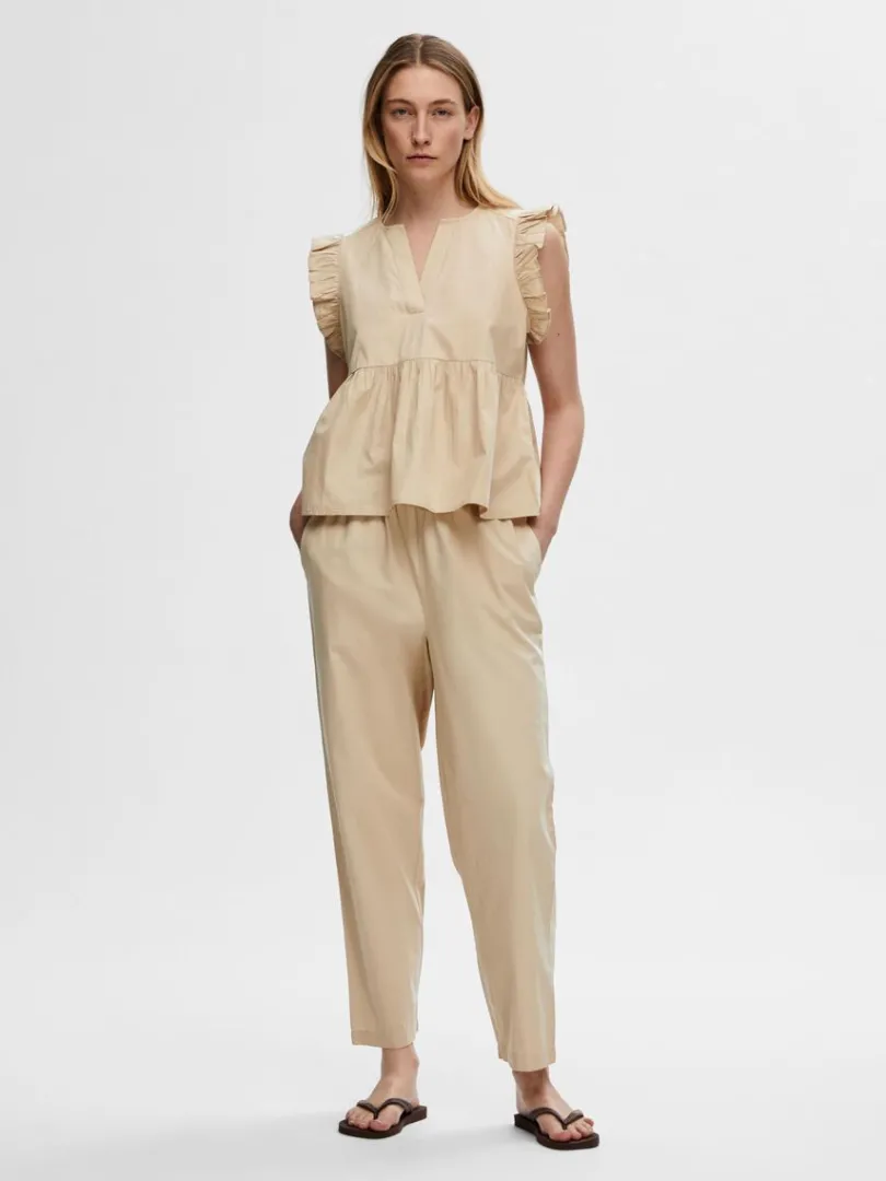 flset_top_1-2.webp Toppe Og Bluser>SELECTED FLÆSET TOP Beige
