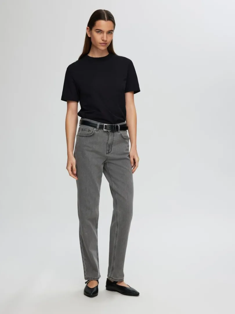 gr_straight_fit_jeans_2.webp Jeans>SELECTED GRÅ STRAIGHT FIT JEANS Grey