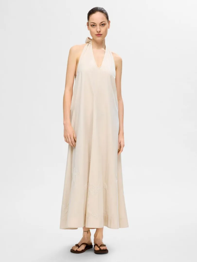 halterneck_maxikjole_1.webp Kjoler>SELECTED HALTERNECK MAXIKJOLE Beige